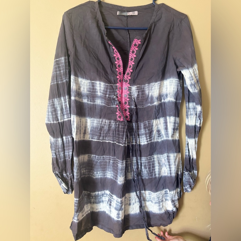 Athleta Grey Tie Dye Long Sleeve Tunic Top with Pink Embroidery Small